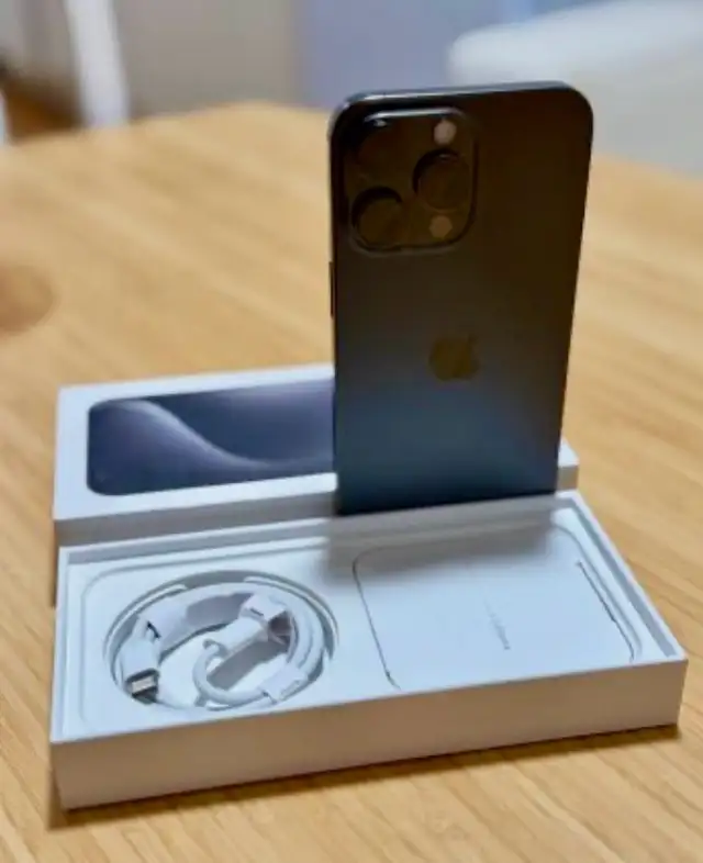 Apple iPhone 15 Pro Max, 256gb — Black Titanium (Like-New) - Photo 4