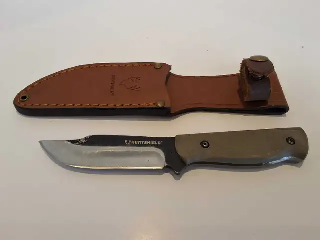 Huntshield Fixed Blade knife w/sheath