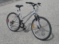 READY TO SELL FEMALES 26' RALEIGH SUMMIT 18 SPD WITH SUSPENSION!