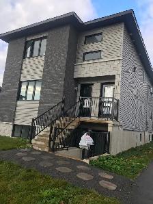 À LOUER– Grand 5 ½ Au Coeur De St-Jerome Juillet 2026