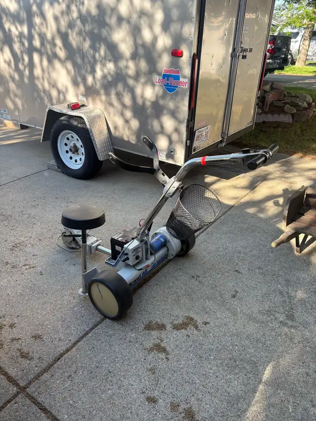 Electric Golf Cart - Photo 3