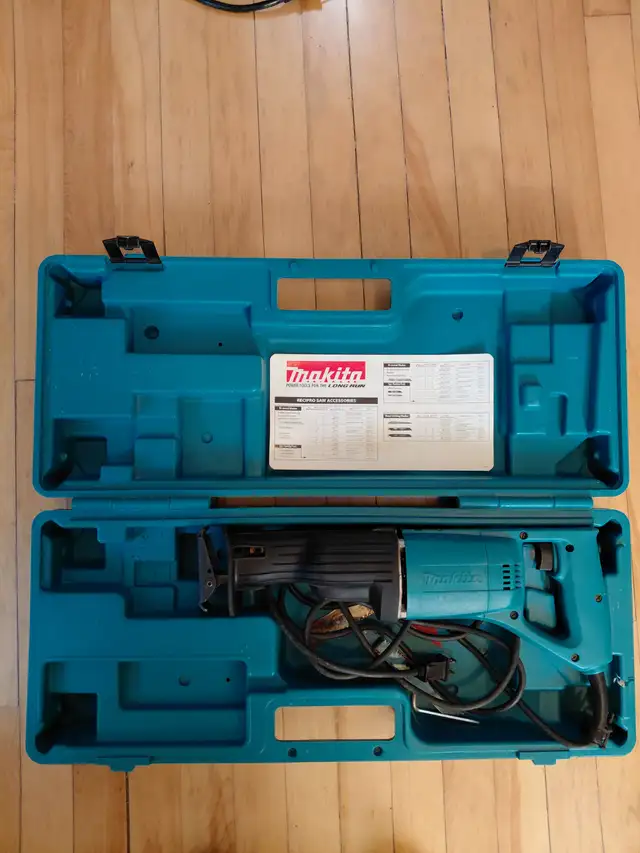 MAKITA SCIE RECIPRO JR3000V