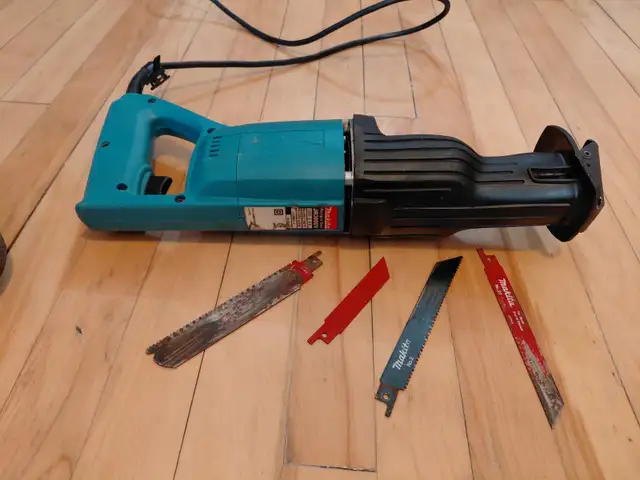 MAKITA SCIE RECIPRO JR3000V - Photo 2