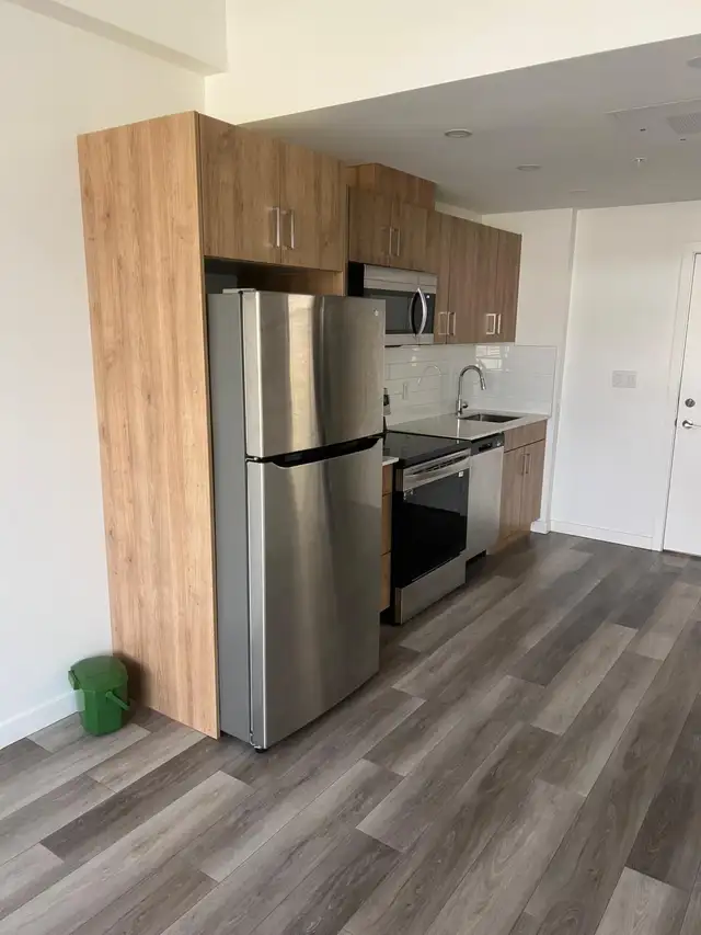 Fully Furnished 1-Bedroom Apartment for Rent / Downtown Edmonton - Photo 2