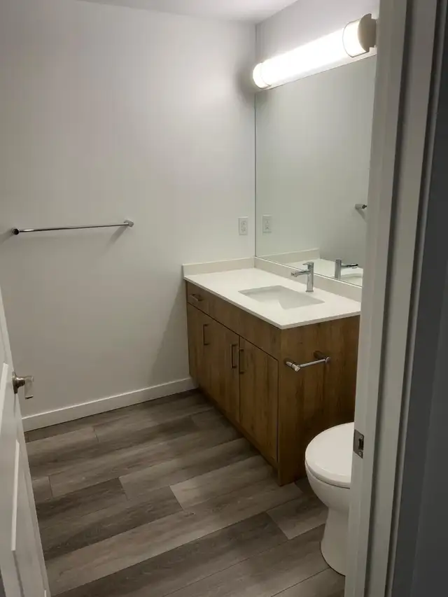 Fully Furnished 1-Bedroom Apartment for Rent / Downtown Edmonton - Photo 3