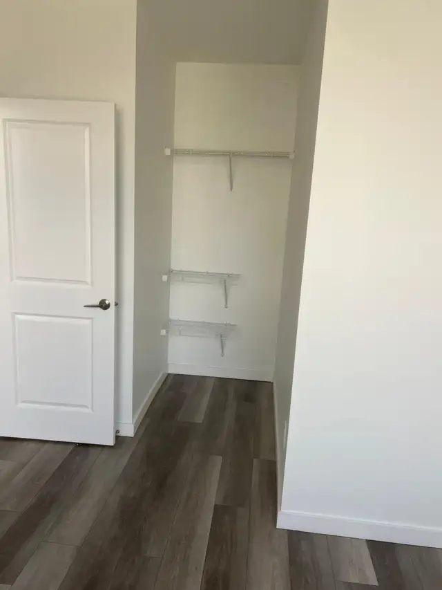 Fully Furnished 1-Bedroom Apartment for Rent / Downtown Edmonton - Photo 5