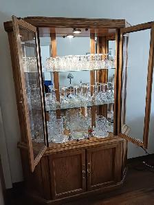 VAISSELLE EN CRISTAL & VAISSELLIER IMPECCABLE FAIT AU CANADA