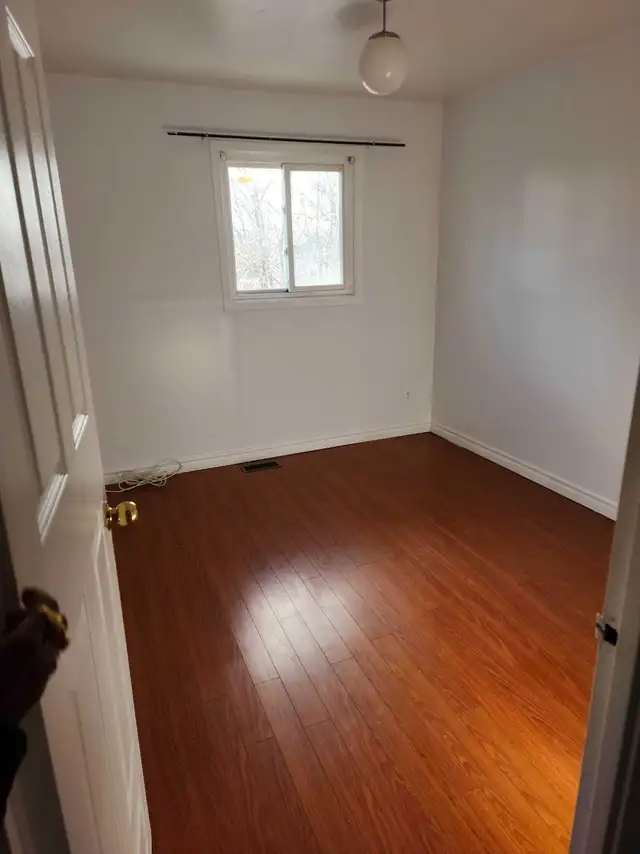 2500 - 3 Bedroom Upper Level Semi Brampton - Photo 7