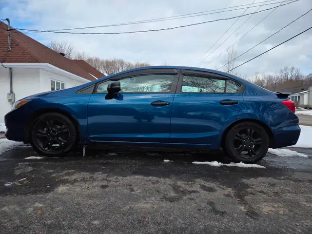 Honda Civic 2012 LX manuelle en bonne condition - Photo 2