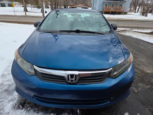 Honda Civic 2012 LX manuelle en bonne condition - Photo 6