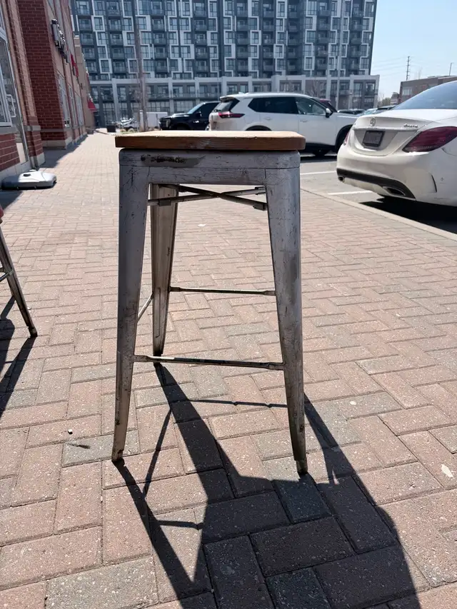 Industrial Style Metal Stool – Rustic / Vintage