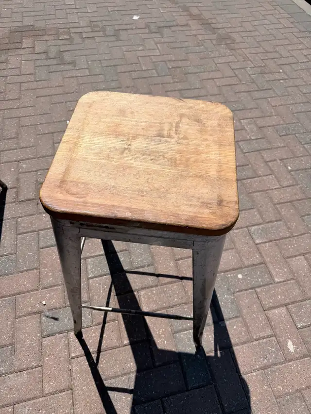 Industrial Style Metal Stool – Rustic / Vintage - Photo 2