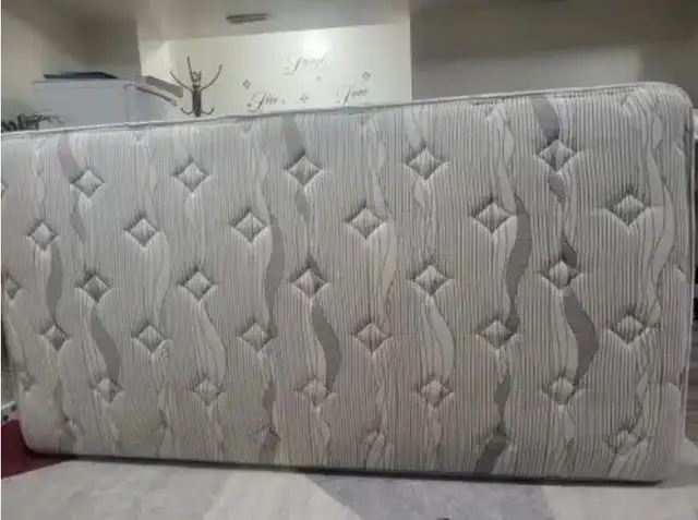 EXCELLENT CONDITION - BRICKS CHIROPRACTIC MATTRESS FOR SALE