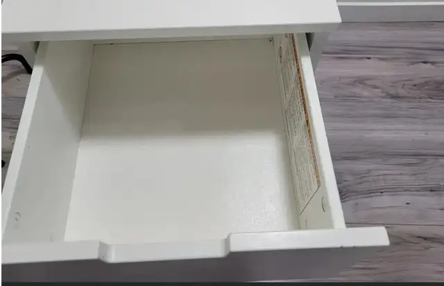 SIDE TABLE - EXCELLENT CONDITION - Photo 2