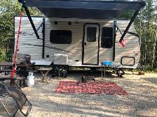 2018 KEYSTONE HIDEOUT 178LHS CAMPER TRAILER