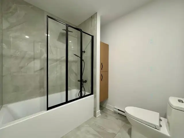 5 1/2 entièrement rénové à louer rue Edouard-Montpetit Montréal - Photo 10