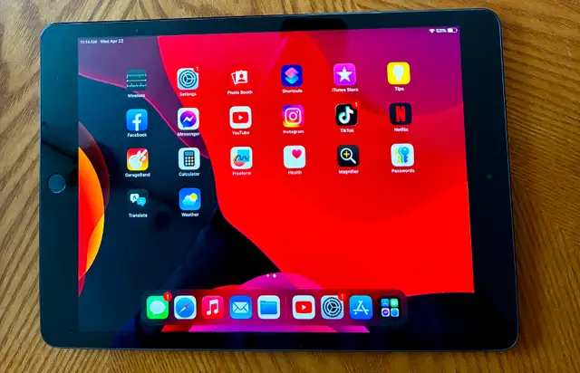 Apple iPad 7th Gen Pristine and CHEAP!