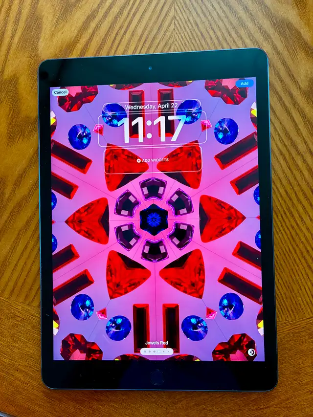 Apple iPad 7th Gen Pristine and CHEAP! - Photo 2