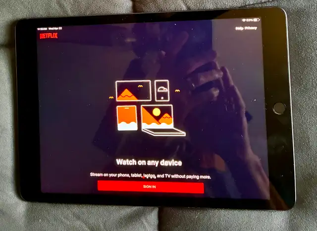 Apple iPad 7th Gen Pristine and CHEAP! - Photo 10