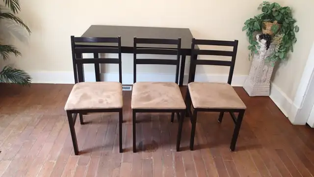 table and chairs - Photo 6