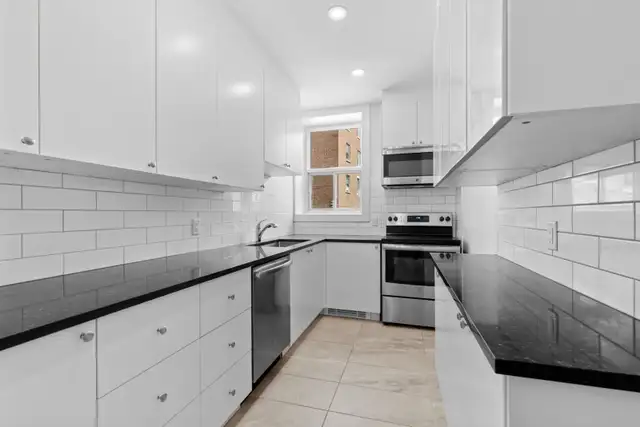 Centre-ville - 2 chambres - 2 095 $/mois - Électros inclus