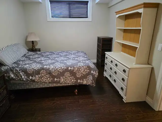 Quiet, Clean One bedroom Walk out Basement Suite - Photo 5