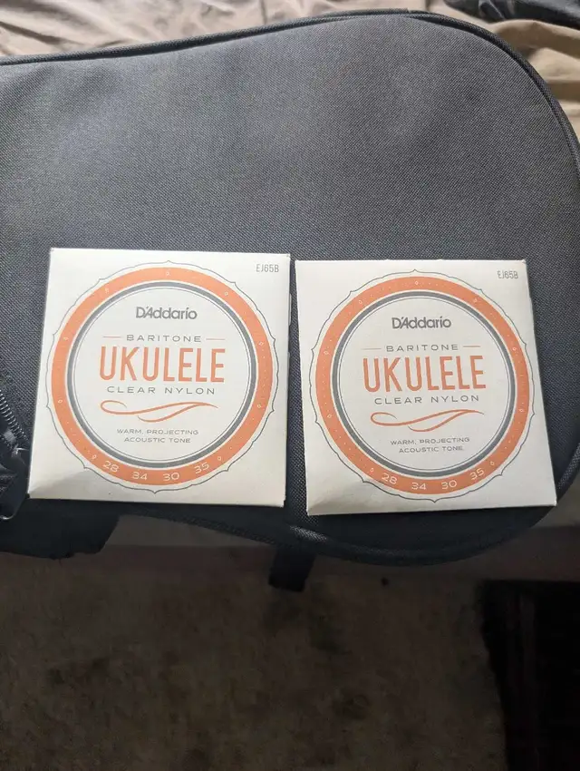 Baritone Ukulele - Acoustic/Electric - Photo 5