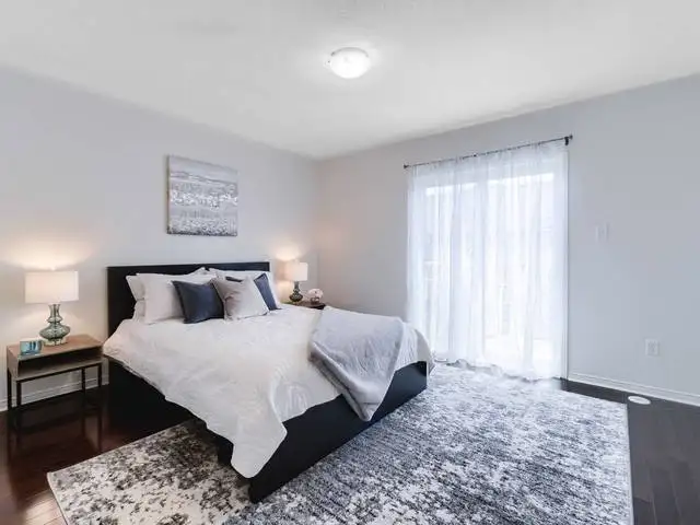 Bright & beautiful 2 bed, 2.5 bath townhouse for rental - Photo 7