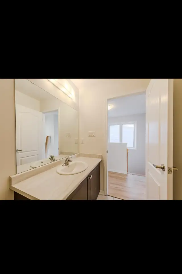 END-UNIT Townhouse for Rent - Photo 8