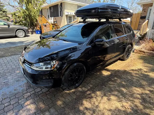 2018 VW sports Wagon - Photo 2