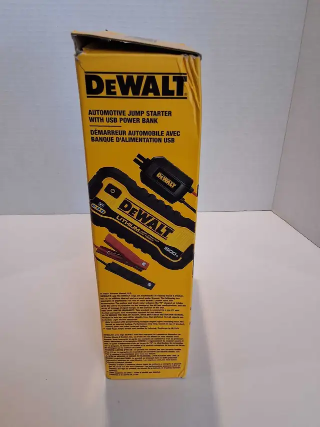 Dewalt DXAELJ16CA Car Battery Booster Jump Starter - Photo 3