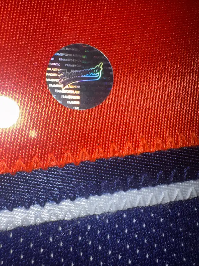 framed/signed Mcdavid jersey - Photo 2