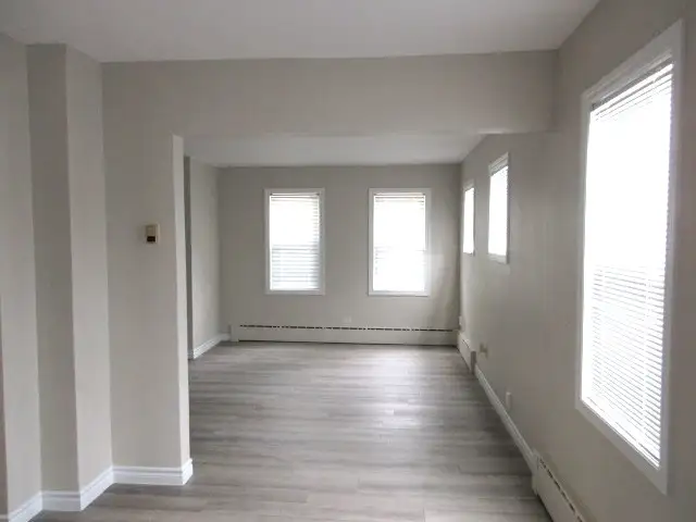 ALL DONE-UP AND READY!  NEAR DOWNTOWN SUDBURY. - Photo 9