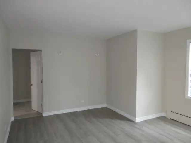 ALL DONE-UP AND READY!  NEAR DOWNTOWN SUDBURY. - Photo 10