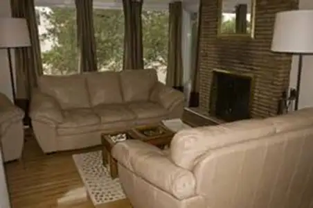 Wonderful 3 Bdrm Suite Very Short Walk to University