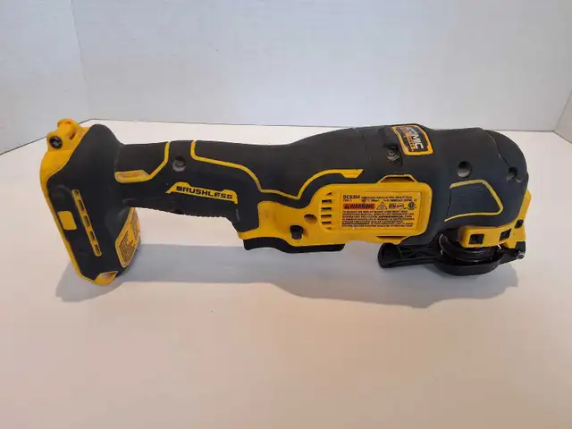 Dewalt DCS354 20V Oscilating Multi-Tool Tool Only - Photo 2