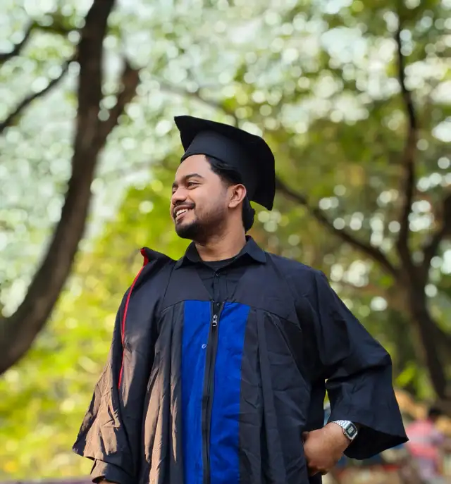 Grad Moments Photographer - Photo 7