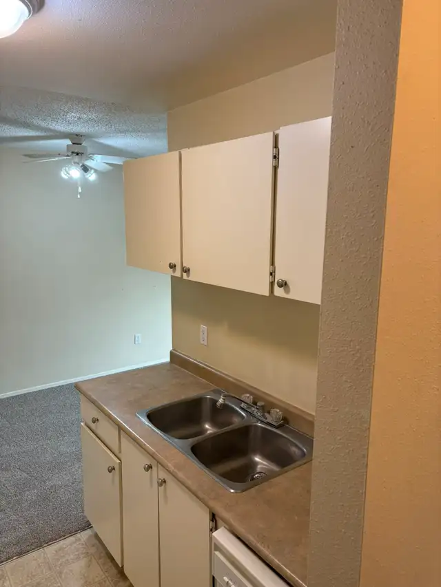 2 Bedroom Apartment for Rent - Photo 2