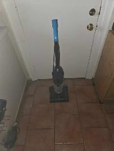 balayeuse bissell fonctionne bien Disponible