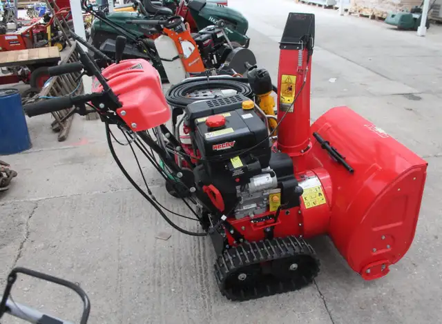 30" Heavy Duty Snow Thrower – Gas