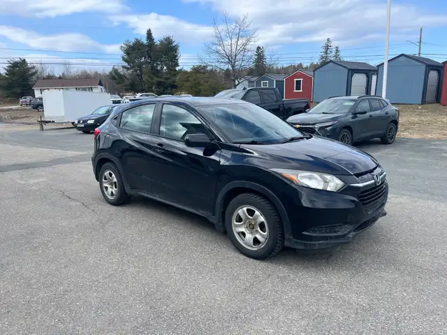 2018 Honda HRV AWD - Photo 3
