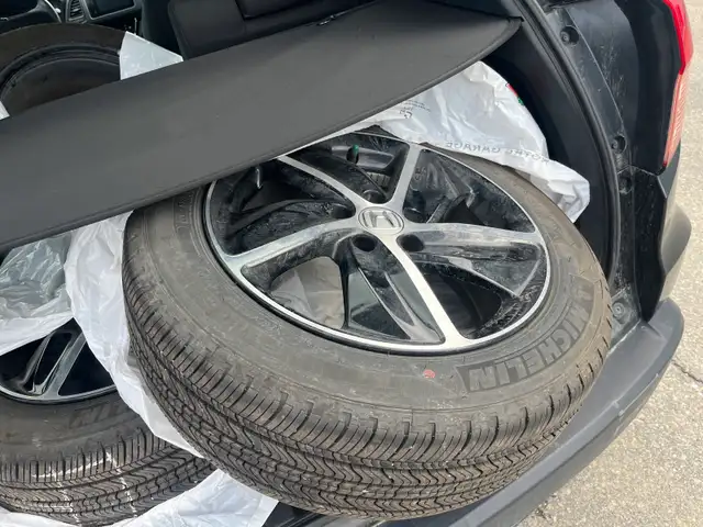 2018 Honda HRV AWD - Photo 4