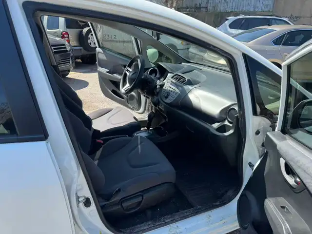 2013 Honda Fit LX - Photo 10