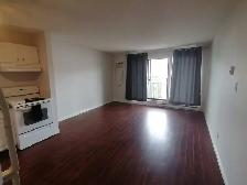 SPACIOUS – RENOVATED – PET FRIENDLY - Photo 4