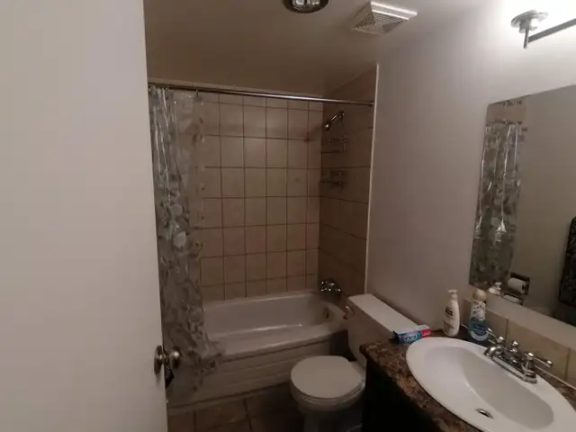 SPACIOUS – RENOVATED – PET FRIENDLY - Photo 7