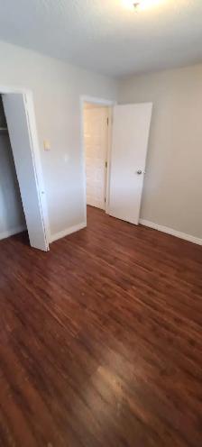 SPACIOUS – RENOVATED – PET FRIENDLY - Photo 10