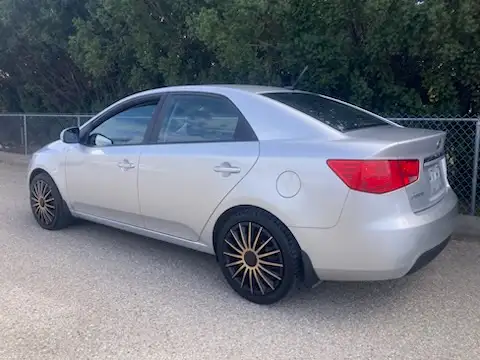 2011 Kia Forte - Photo 4