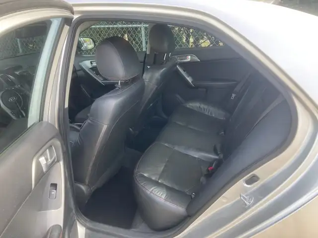 2011 Kia Forte - Photo 6