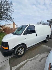 2010 gmc savana