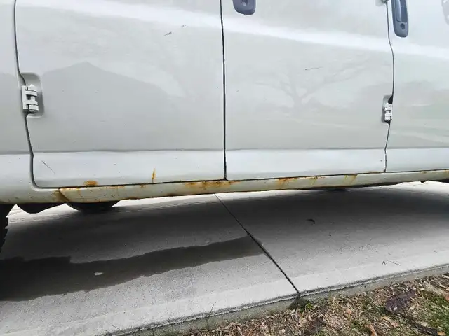 2010 gmc savana - Photo 4